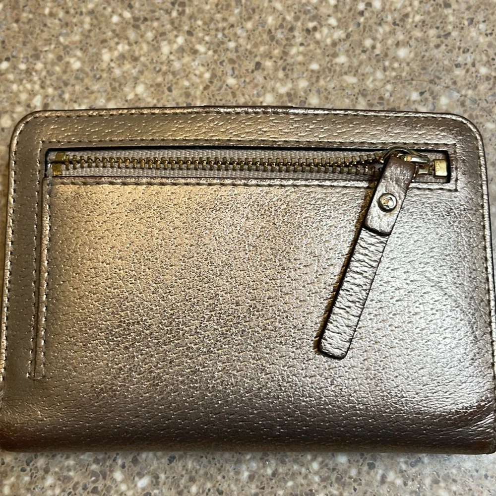 Kate Spade rose gold wallet - Picture 3 of 9
